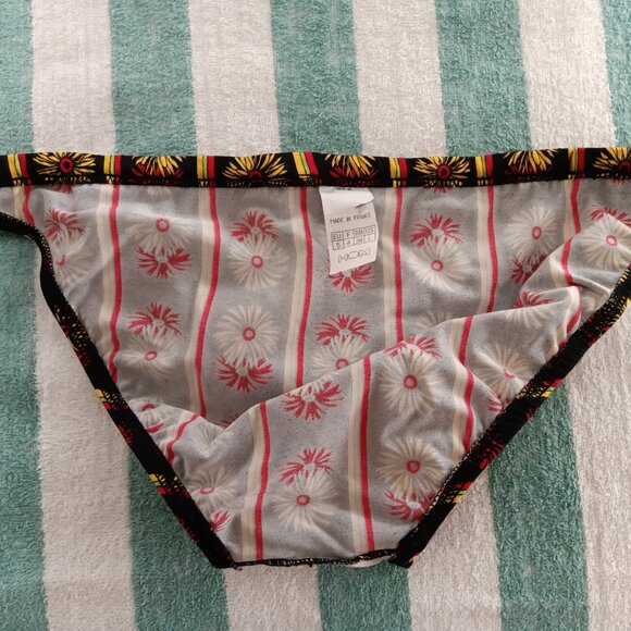 RARE VINTAGE 1" HOM SWIM BRIEF, SIZE 34", BLACK/RED/YELLOW FLOWERED (NWOT) - Picture 6 of 7